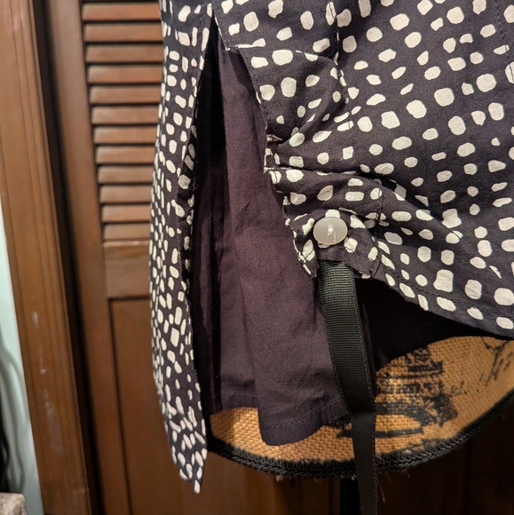 Black and White Women's Top - Picture 4 of 12